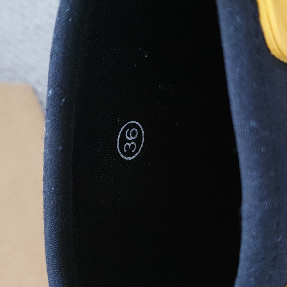 Merry People Bobbi Gumboot, mustard yellow and black, size 36 - Picture 3 of 5